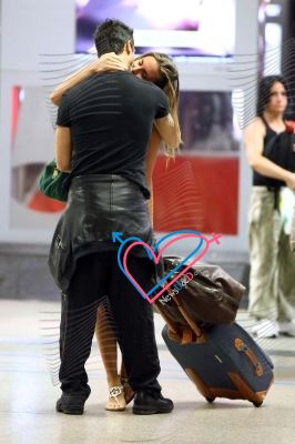 nina pess bacio Alessandro tronista e Nina Senicar