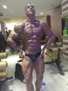 andrea nudo corteggiatore
